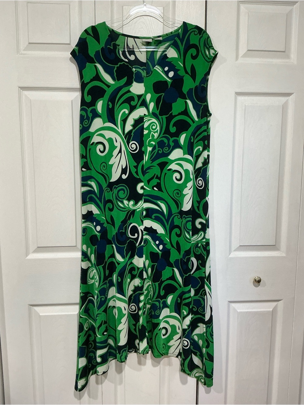 💙 Chico’s Travelers Blue Green White Sleeveless Dress Shark Bite Hem (01568) - Picture 2 of 7